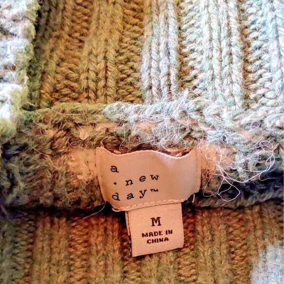 A New Day Sweater Green White Womens Size Medium Mock Neck - Picture 5 of 6